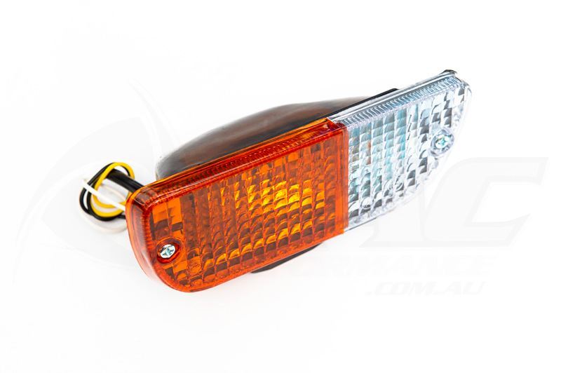 MAZDA RX3 RX4 FRONT PARKER TURN SIGNAL LIGHT ASSEMBLIES. Pac